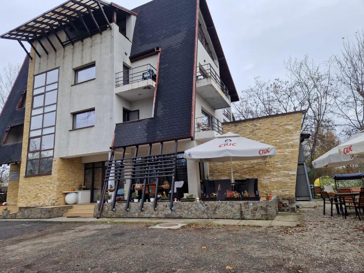 Pensiunea Carpe Diem Ramnicu Valcea Exterior photo