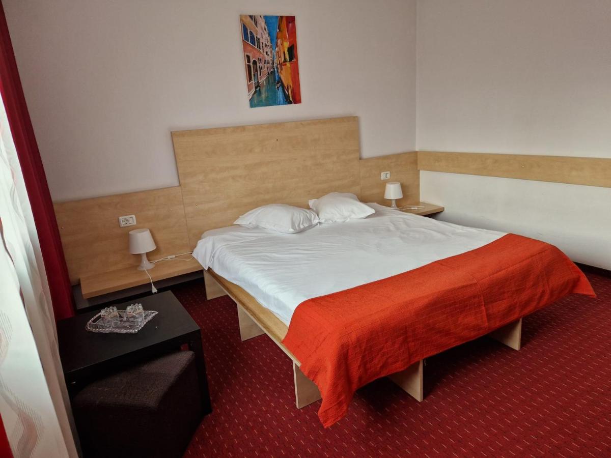 Pensiunea Carpe Diem Ramnicu Valcea Exterior photo