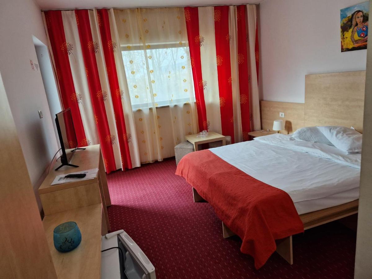 Pensiunea Carpe Diem Ramnicu Valcea Exterior photo