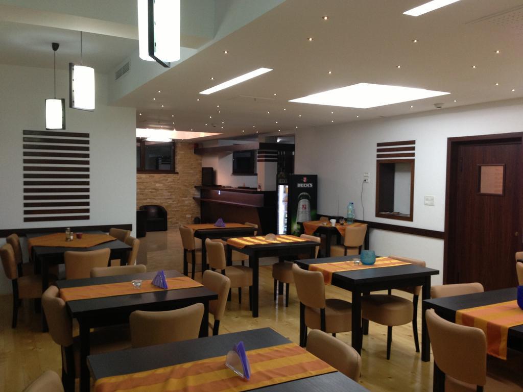 Pensiunea Carpe Diem Ramnicu Valcea Exterior photo