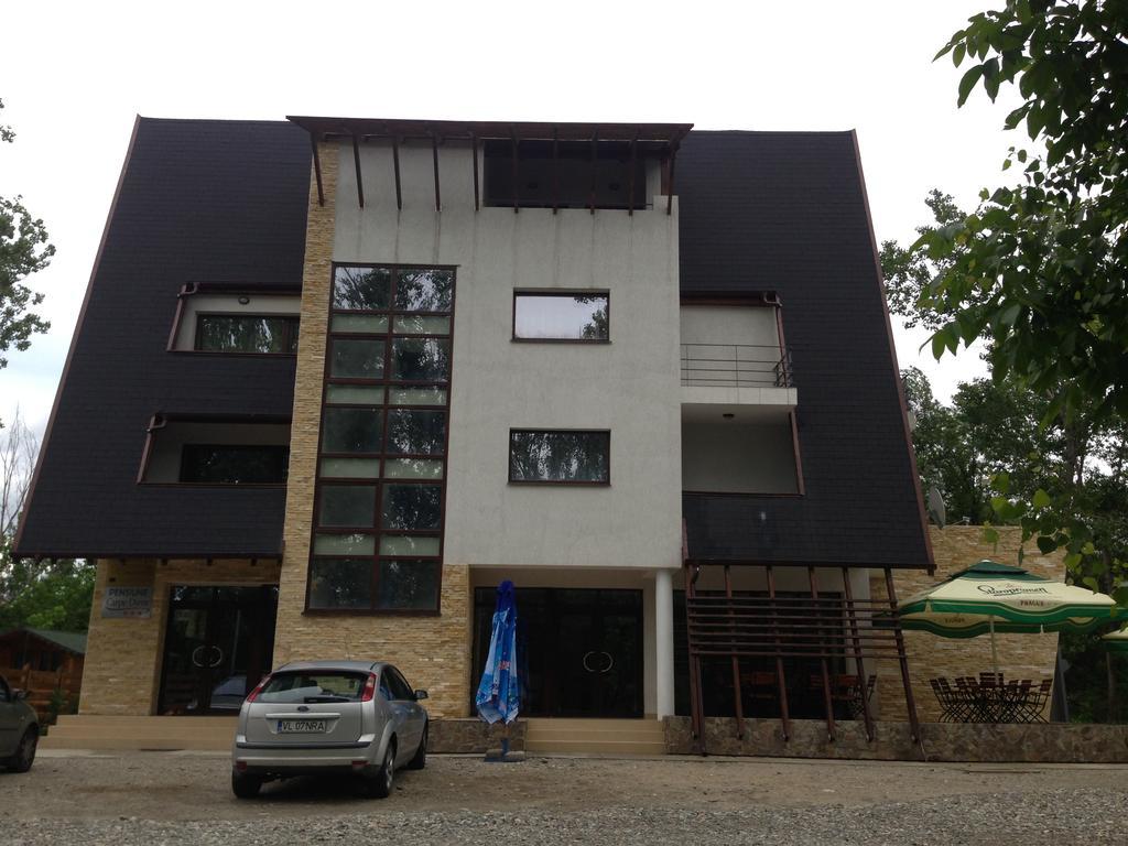 Pensiunea Carpe Diem Ramnicu Valcea Exterior photo