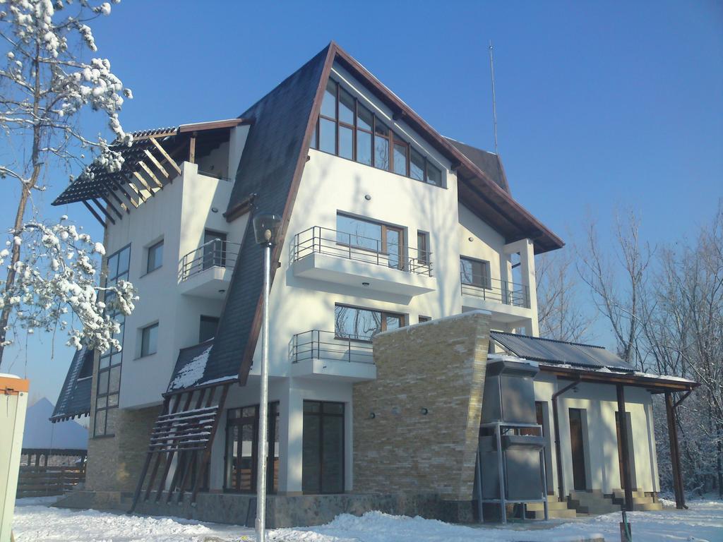 Pensiunea Carpe Diem Ramnicu Valcea Exterior photo
