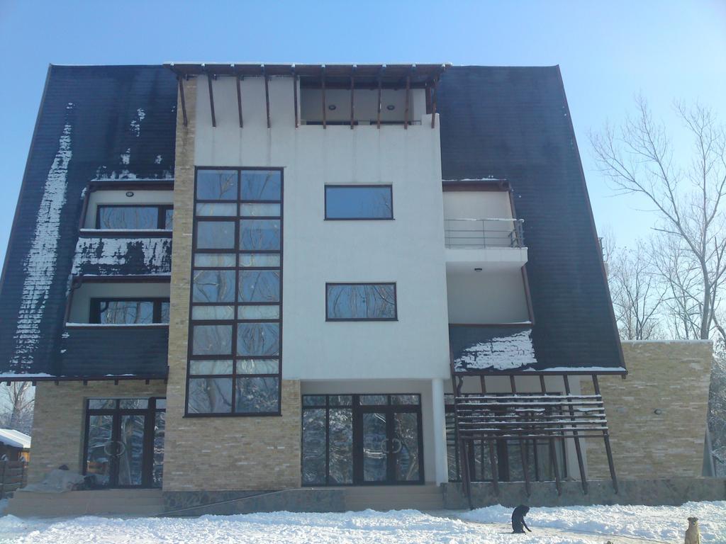 Pensiunea Carpe Diem Ramnicu Valcea Exterior photo